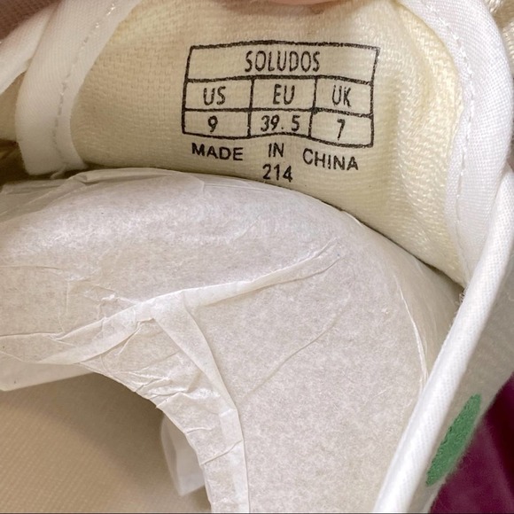 Colorful Embroidered Women's Sneakers - Picture 5 of 9